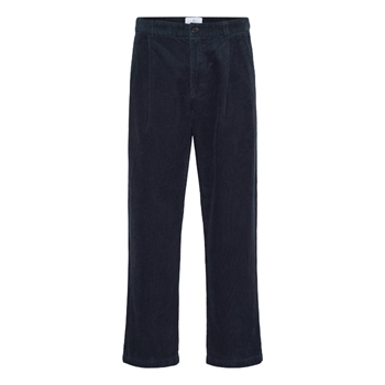 Moderne pleat bukser i navy fra Matinique