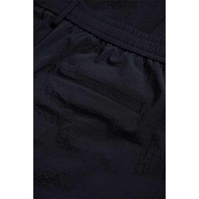 Moderne og stilrene bukser i navy fra Matinique