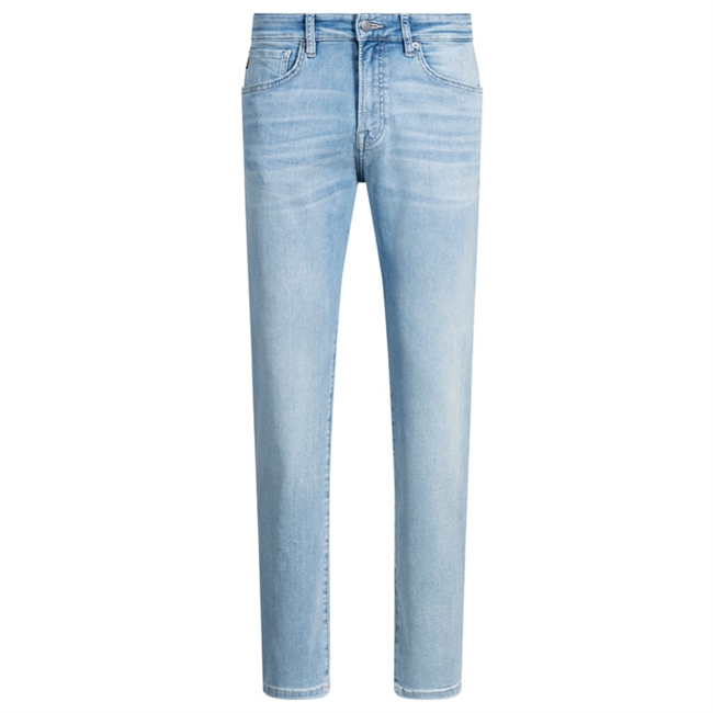 Lyse regular fit jeans i blå fra BOSS med soft motion stretch.