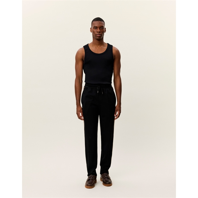 Moderne track sweatpants i sort fra Les Deux