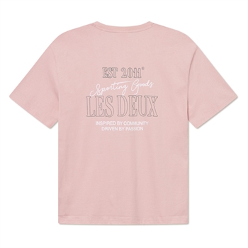 Lækker lyserød t-shirt med print på ryggen fra Les Deux