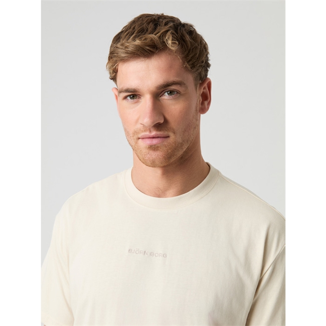 Klassisk sandfarvet t-shirt fra Björn Borg med logo