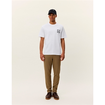 Moderne hvid t-shirt fra Les Deux med matchende grafisk print bagpå og foran