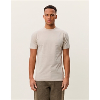 Moderne t-shirt i lys sandfarve fra Les Deux