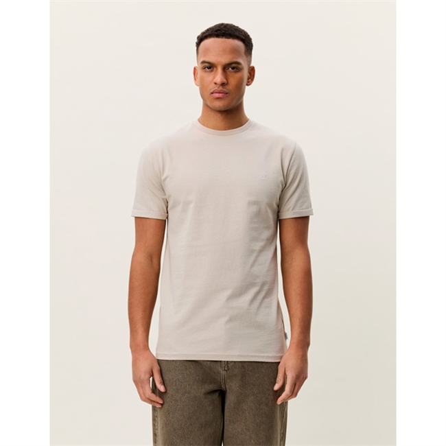 Moderne t-shirt i lys sandfarve fra Les Deux