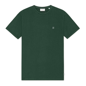 Moderne t-shirt i mørkegrøn med logo fra Les Deux