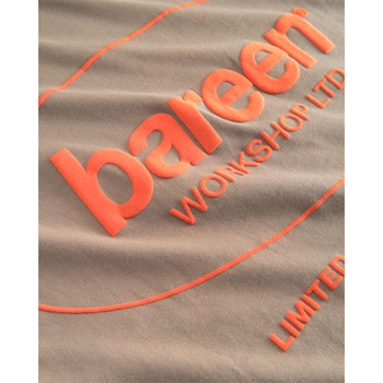 Bareen brun box fit / oversize t-shirt med print på ryggen