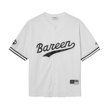 Stilren hvid baseball t-shirt i boxy afslappet fit fra Bareen
