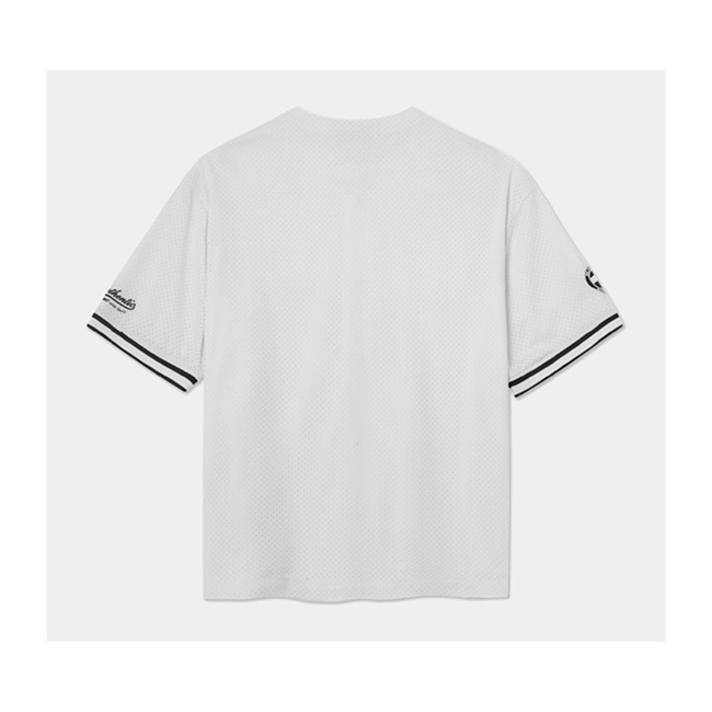 Stilren hvid baseball t-shirt i boxy afslappet fit fra Bareen