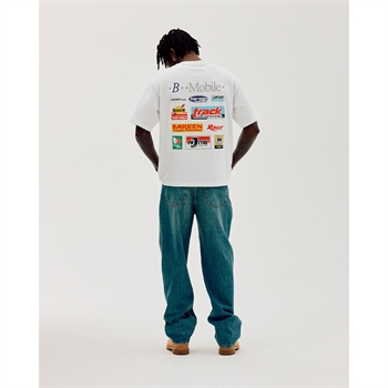 Box fit t-shirt i hvid med stilrent print på ryggen fra Bareen