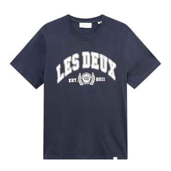 Mørkeblå regular T-shirt fra Les Deux.