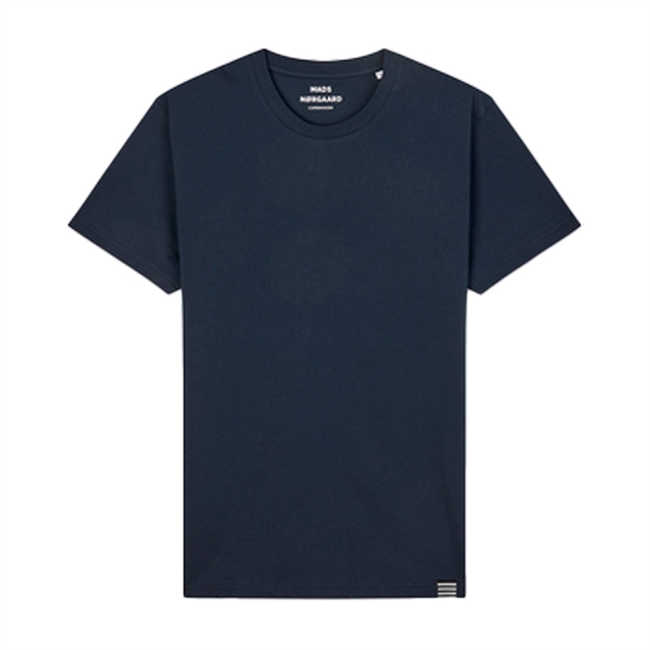 Klassisk loose fit t-shirt i mørke blå fra Mads Nørgaard