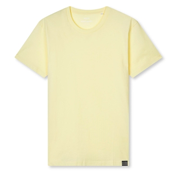 Pæn støvet gul t-shirt fra Mads Nørgaard