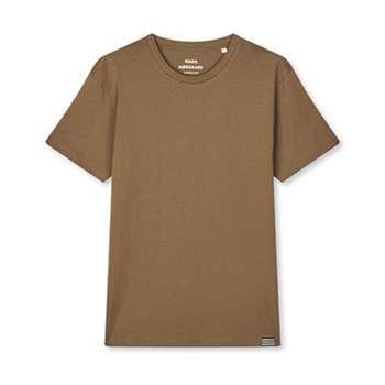 Klassisk basis t-shirt i en mørk sand farve fra Mads Nørgaard