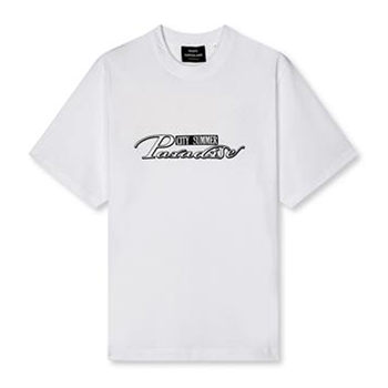 Lækker hvid jersey t-shirt med print på ryggen fra Mads Nørgaard