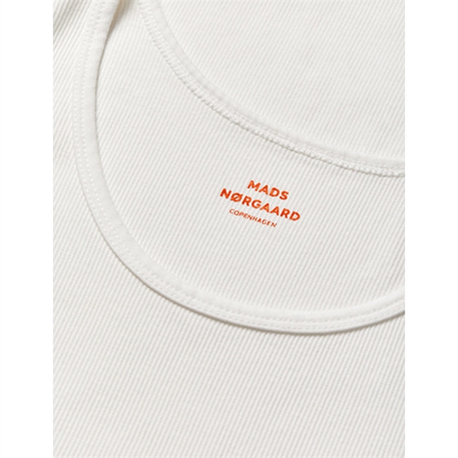 Klassisk hvid tank top fra Mads Nørgaard