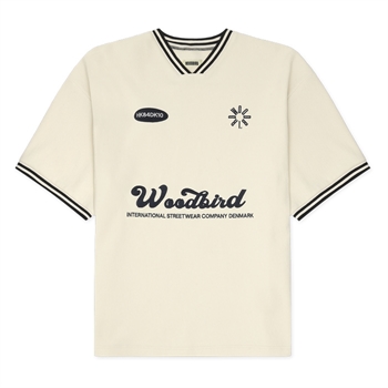 Bred t-shirt i off white med grafisk design på front siden fra Woodbird