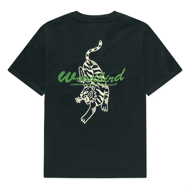 Moderne t-shirt i sort med print på ryggen fra Woodbird