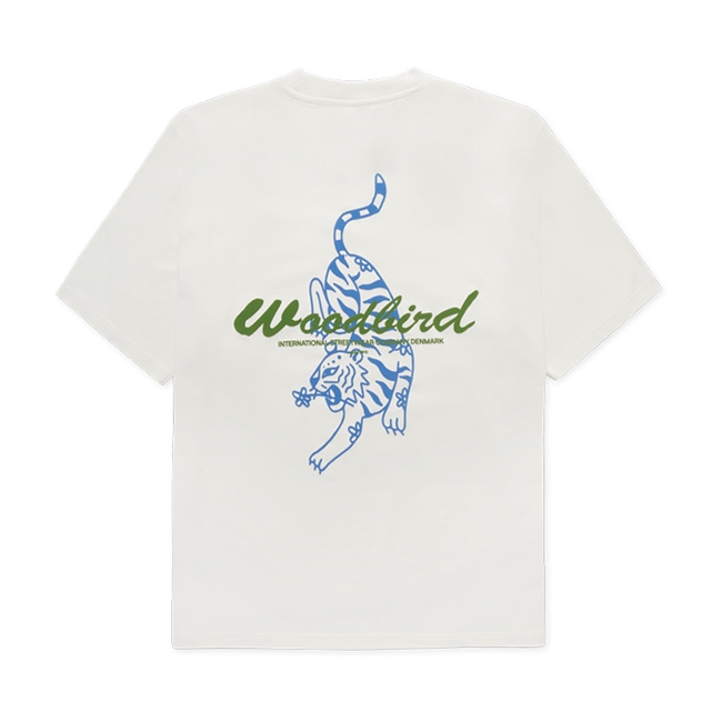 Moderne t-shirt i off white med print på ryggen fra Woodbird