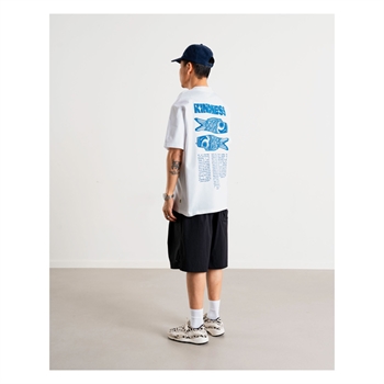 Moderne oversized t-shirt i hvid med print på ryggen fra Woodbird