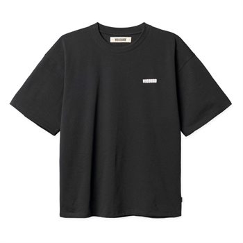 Stilet t-shirt i sort med logo og print på ryggen fra Woodbird
