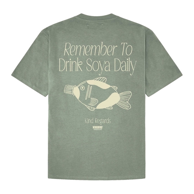 Pæn grøn t-shirt med print på ryggen fra Woodbird