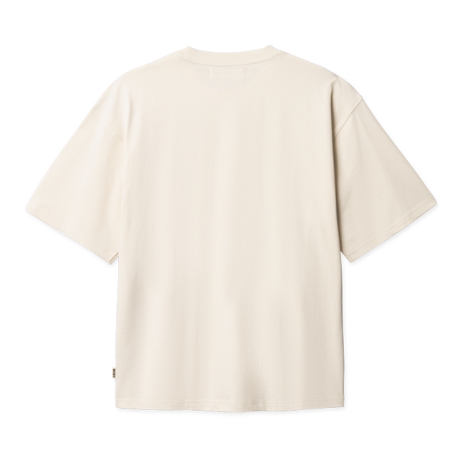 Moderne off white t-shirt med minimalistisk logo i fronten fra Woodbird