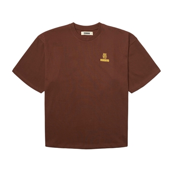 Stilren t-shirt i brun med logo og print på ryggen fra Woodbird