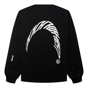 Stilren langærmet t-shirt i sort med print på ryggen fra Woodbird