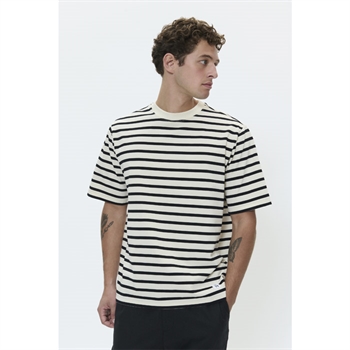 Behagelig hvid & sort stribet t-shirt fra Matinique
