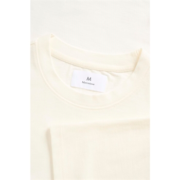 Klassisk moderne t-shirt i råhvid fra Matinique