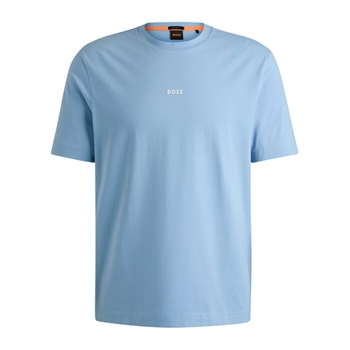 Pæn og enkel t-shirt i lyseblå fra BOSS med logo