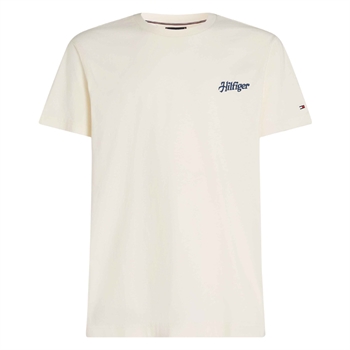 Smart sand farvet t-shirt med logo på brystet, og print på ryggen fra Tommy Hilfiger