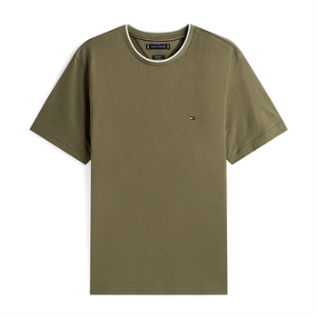 Pæn og klassisk t-shirt i grøn med logo fra Tommy Hilfiger