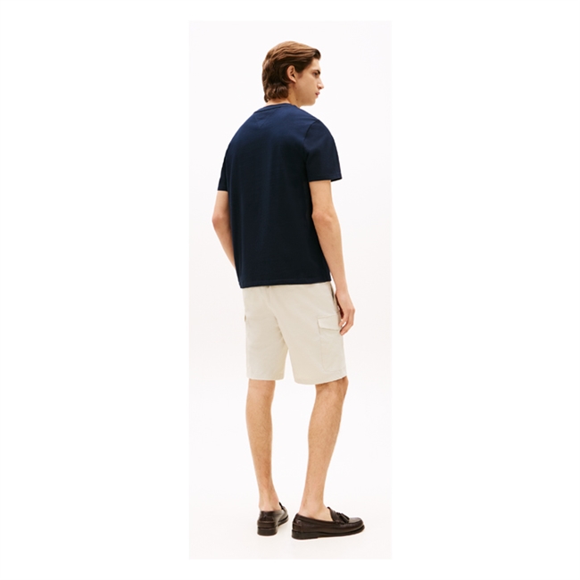 Behagelig navy t-shirt med print og logo fra Tommy Hilfiger