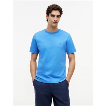 Klassisk havblå t-shirt med logo fra Tommy Hilfiger