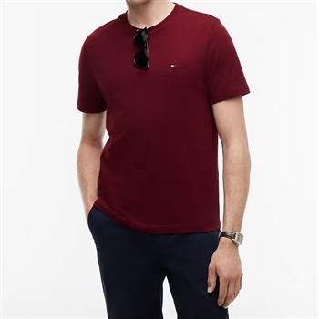 Tommy Hilfiger Regular Fit Solid T-shirt Bugundy
