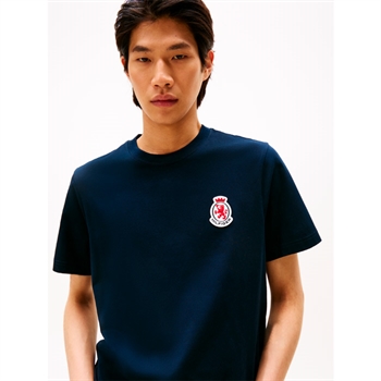 Pæn navy t-shirt med crest logo fra Tommy Hilfiger