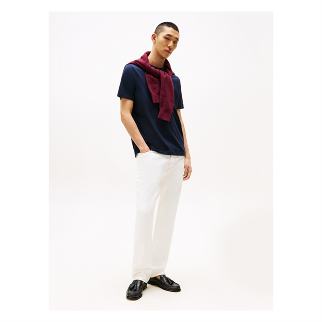Pæn og moderne love t-shirt i blå fra Tommy Hilfiger