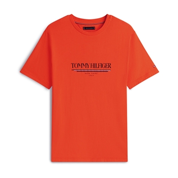 Pæn og moderne love t-shirt i orange fra Tommy Hilfiger