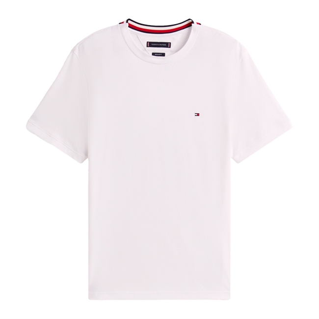Klassisk hvid t-shirt med logo fra Tommy Hilfiger