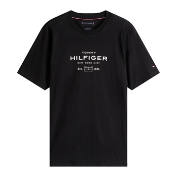 Klassisk sort t-shirt med logo og unikke detaljer fra Tommy Hilfiger