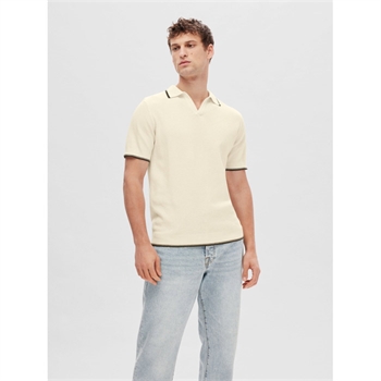 Lækker strikket polo i beige fra Selected.