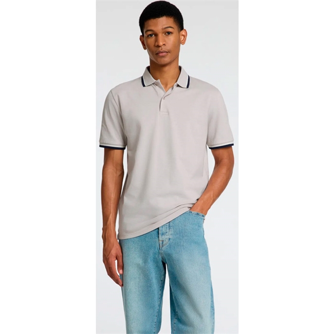 Flot sports polo i sand farve fra Selected