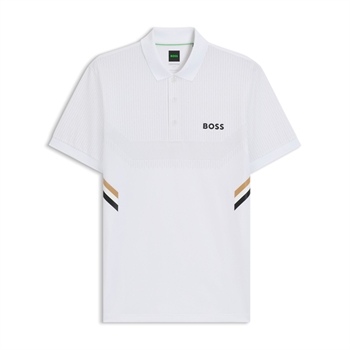 Moderne hvid sports polo fra BOSS med logo og de ikonisk BOSS striber på siden