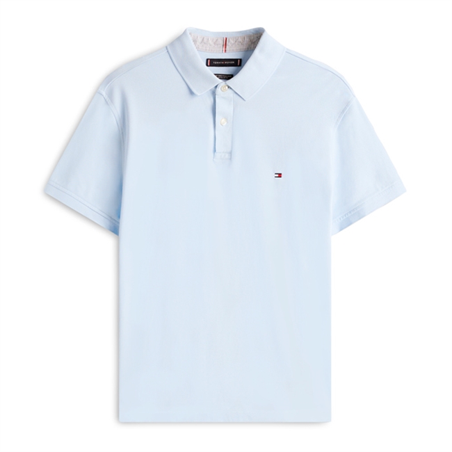 Flot lyseblå regular fit polo med broderet logo fra Tommy Hilfiger