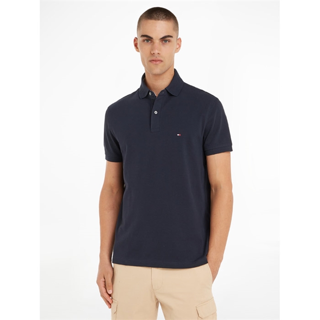 Navy Basis Polo med broderet logo fra Tommy Hilfiger.