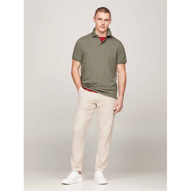 Flot grøn polo i regular pasform fra Tommy Hilfiger.