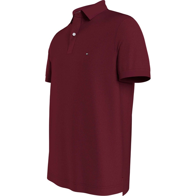 Rød Basis Polo med broderet logo fra Tommy Hilfiger.