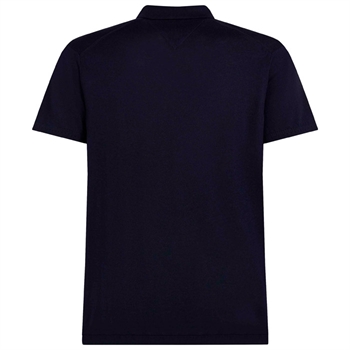 Stilren mørkeblå polo fra Tommy Hilfiger.